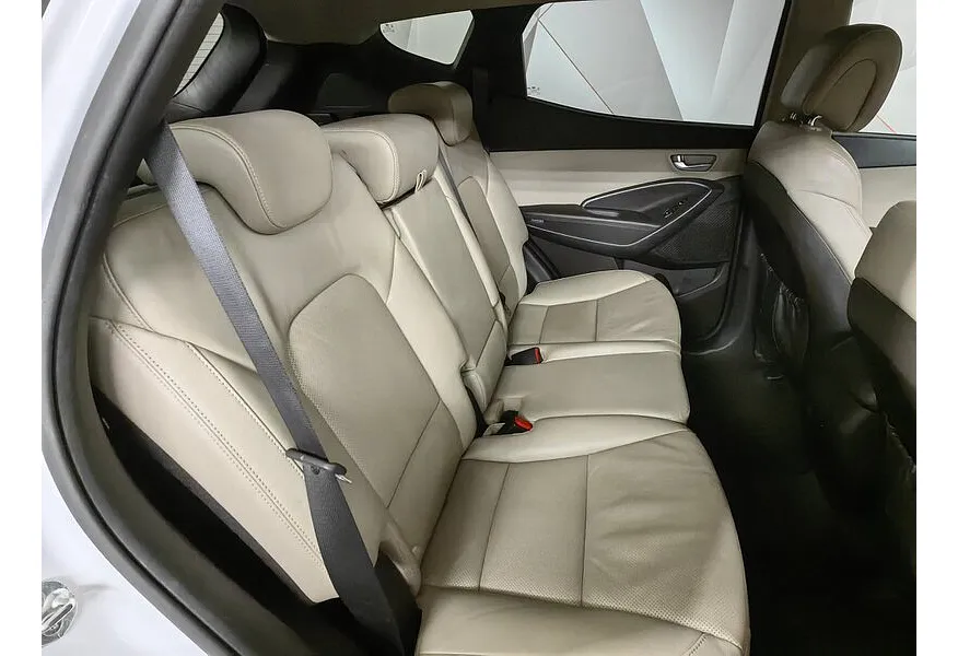 Hyundai Santa Fe 2.4 AT AWD (171 л.с.) Dynamic Белый в АВИЛОН. Слайд №15