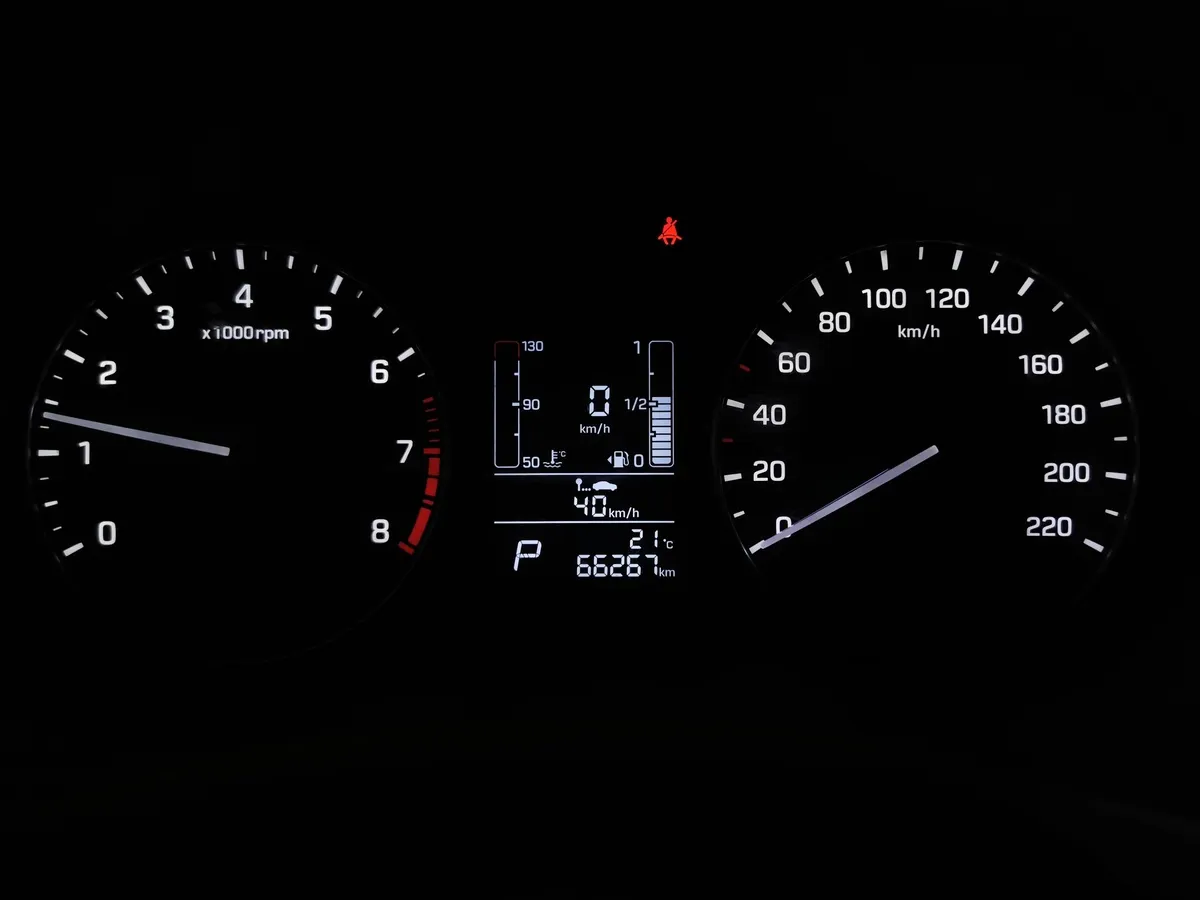 Hyundai Creta 1.6 AT (123 л.с.) Active Серебристый в АВИЛОН. Слайд №18