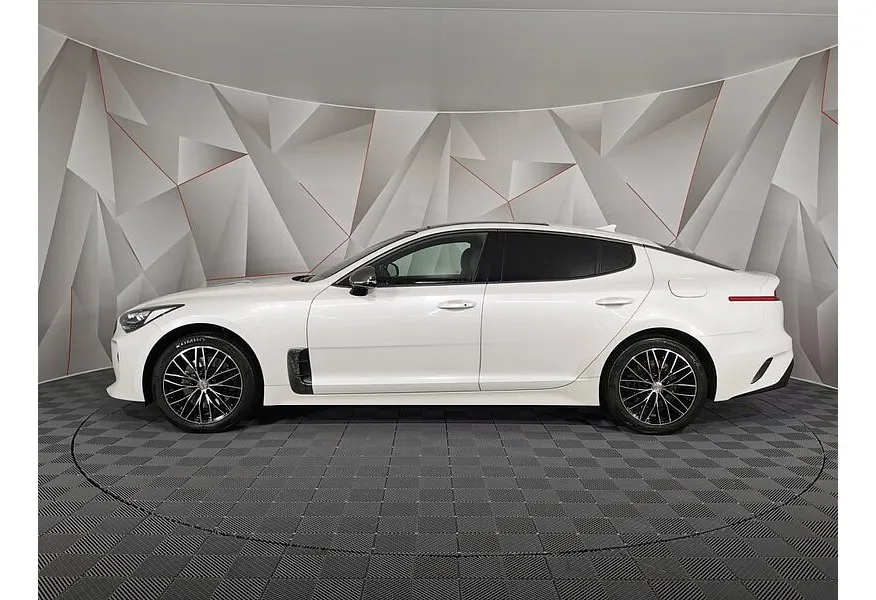 АВИЛОН - Kia Stinger 2.0 AT (247 л.с.) Comfort Белый - slide 2