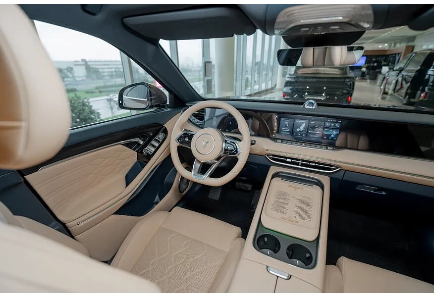 Voyah Free EVR 1.5 AT AWD (489 л.с.) Коричневый в АВИЛОН. Слайд №9