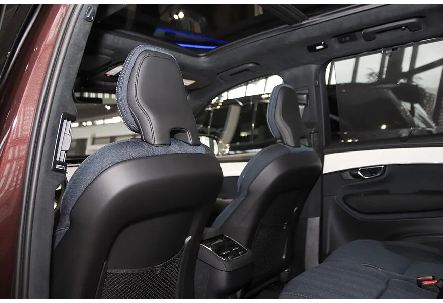 Volvo XC90 2.0 B5 mild hybrid AT AWD (7 мест) (250 л.с.) Ultra Красный в АВИЛОН. Слайд №8