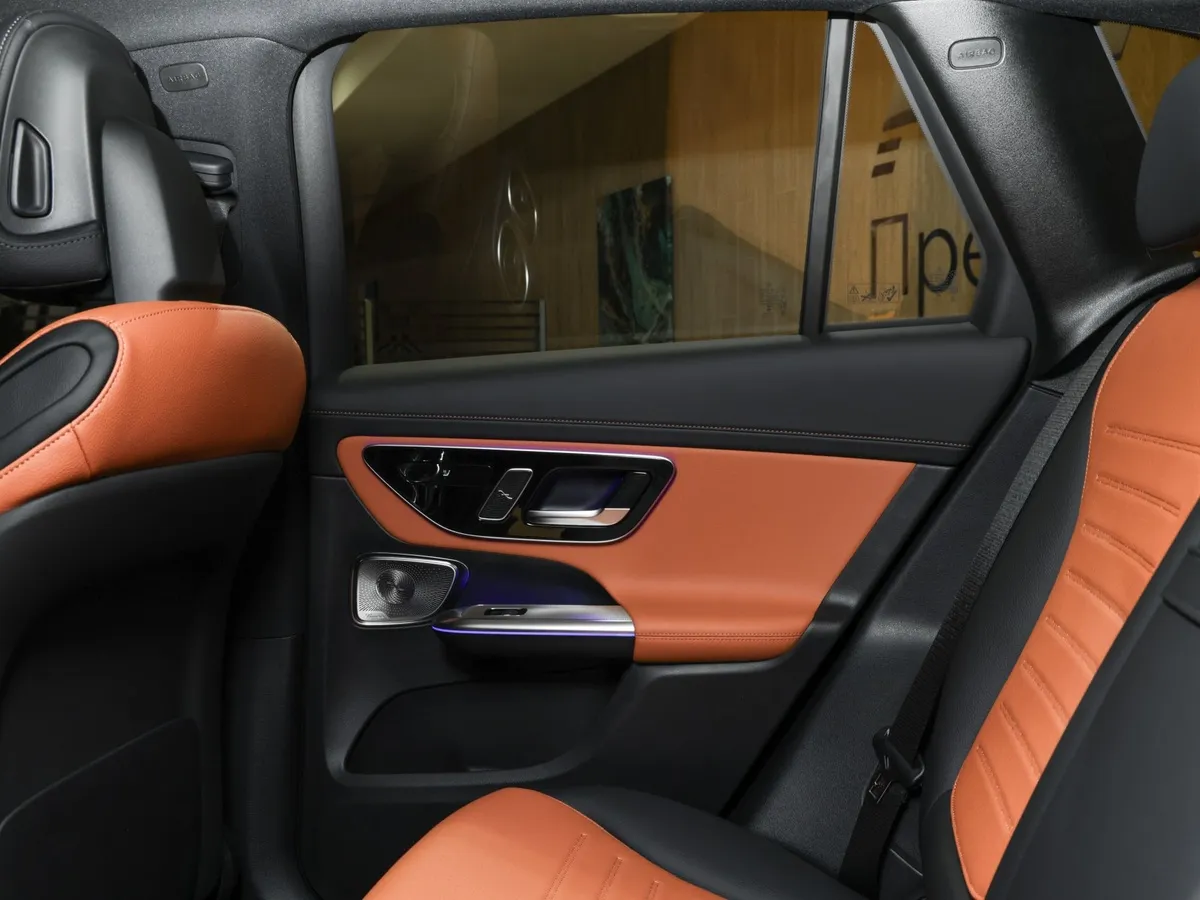 Mercedes-Benz GLC 300 4MATIC 9G-TRONIC (258 л.с.) Серый в АВИЛОН. Слайд №13