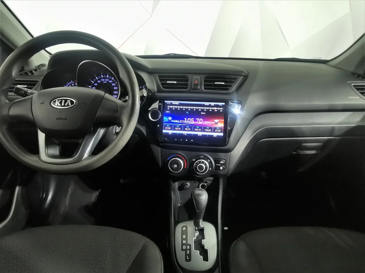 Kia Rio 1.4 AT (107 л.с.) Серый в АВИЛОН. Слайд №13
