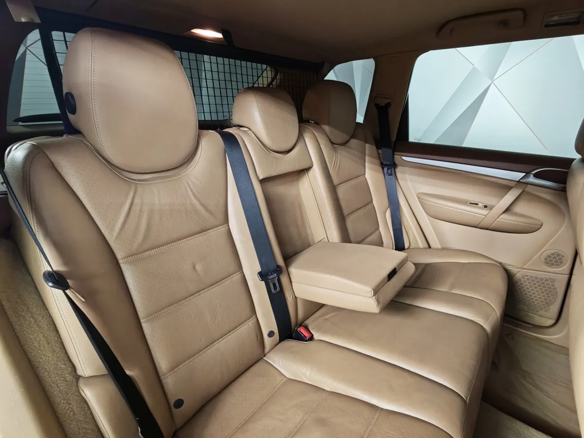 Porsche Cayenne 3.2 MT (250 л.с.) Черный в АВИЛОН. Слайд №16
