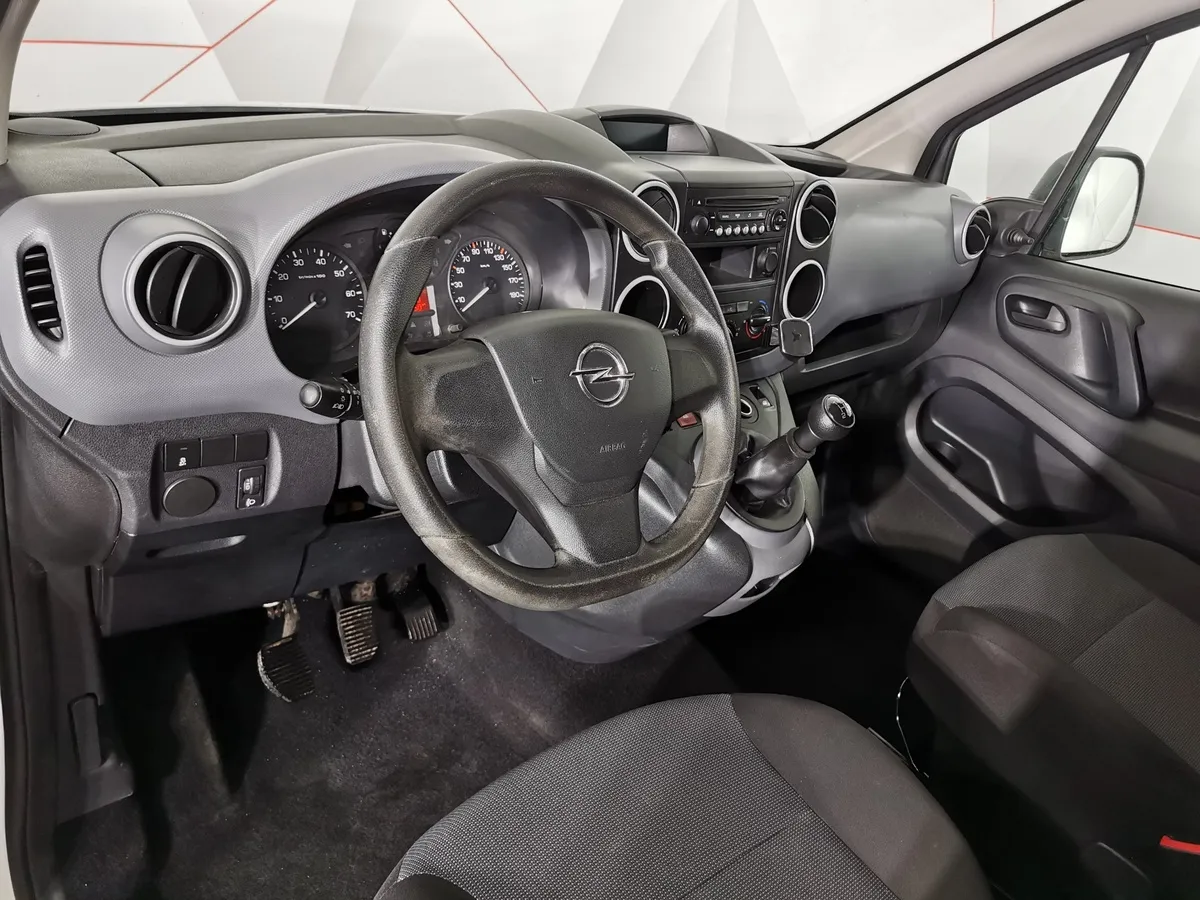 Opel Combo 1.4 MT (90 л.с.) Белый в АВИЛОН. Слайд №15