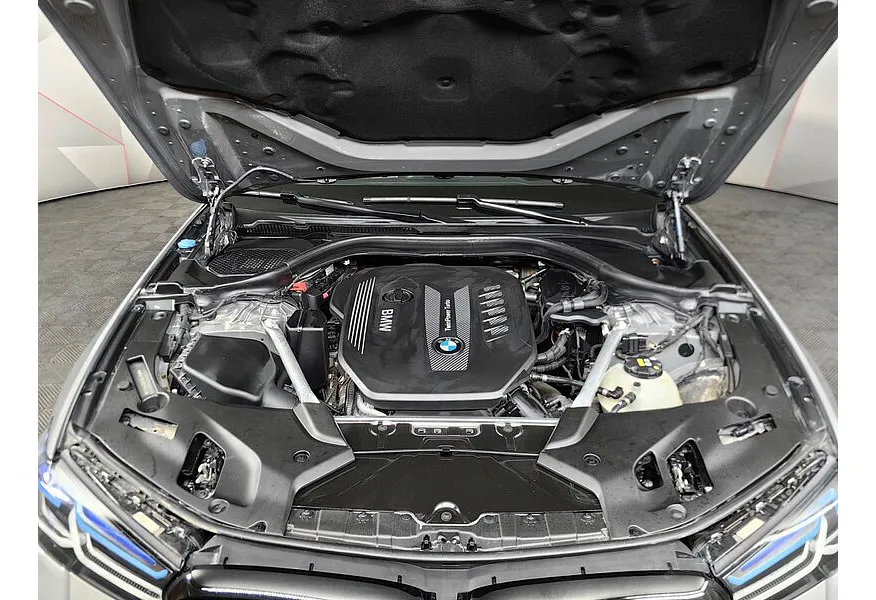 BMW 5 серия 530d xDrive Steptronic (249 л.с.) Base (Локальная сборка) Серый в АВИЛОН. Слайд №10