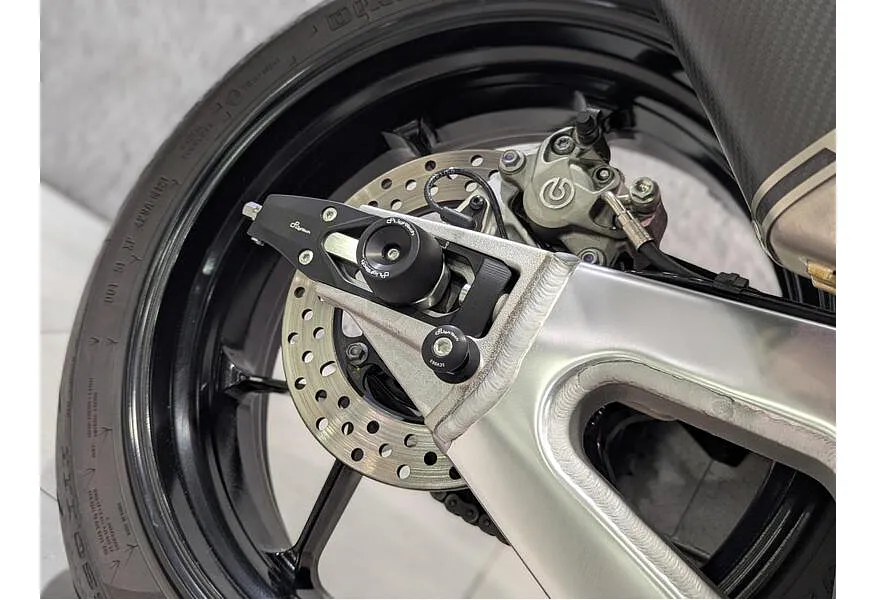 Aprilia Tuono V4 1077 см³ (175 л.с.) (175) 1077 Белый в АВИЛОН. Слайд №9