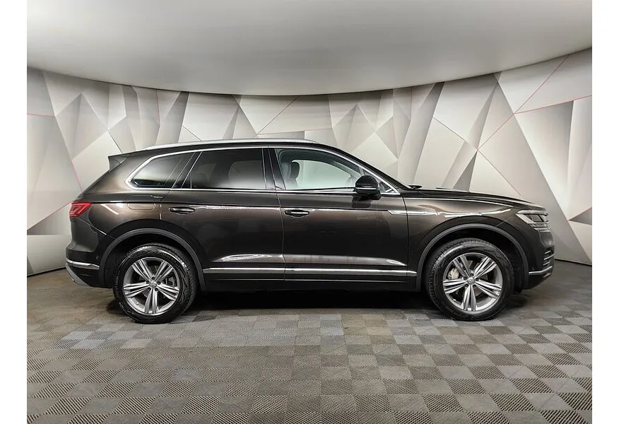 LIVE. Слайд №4