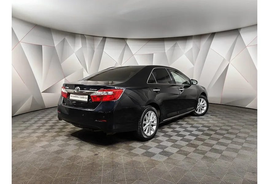 Toyota Camry 2.5 AT (181 л.с.) Черный в АВИЛОН. Слайд №2 Toyota Camry 2.5 AT (181 л.с.) Черный в АВИЛОН. Слайд №2
