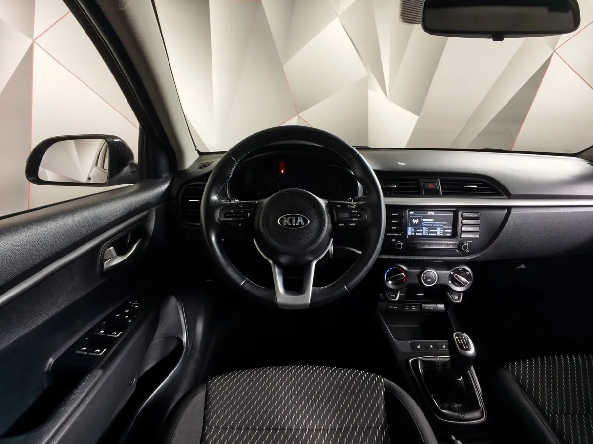 Kia Rio X-Line 1.6 MT (123 л.с.) Черный в АВИЛОН. Слайд №20
