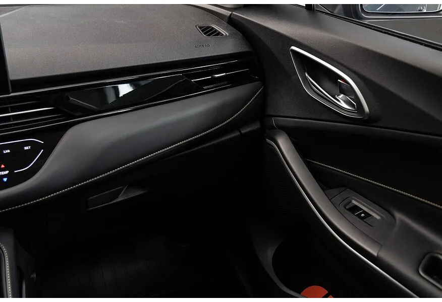 АВИЛОН - Москвич 3 1.5 CVT (150 л.с.) Standart Черный - slide 0