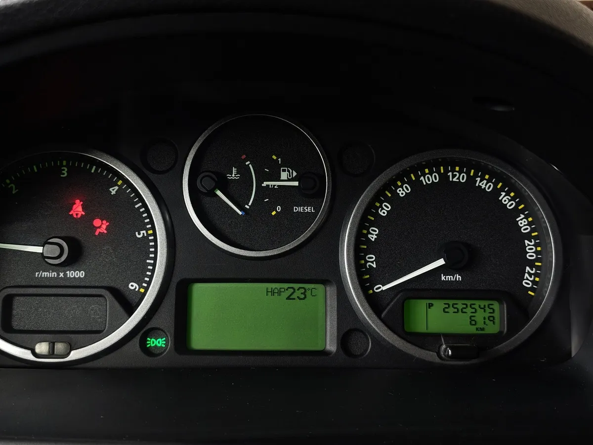Land Rover Freelander 2.2 TD AT (160 л.с.) Красный в АВИЛОН. Слайд №18