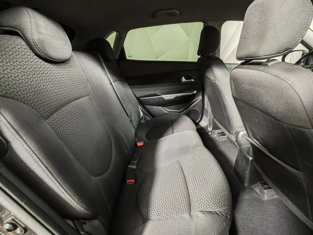 Kia Rio 1.6 AT (123 л.с.) Коричневый в АВИЛОН. Слайд №16