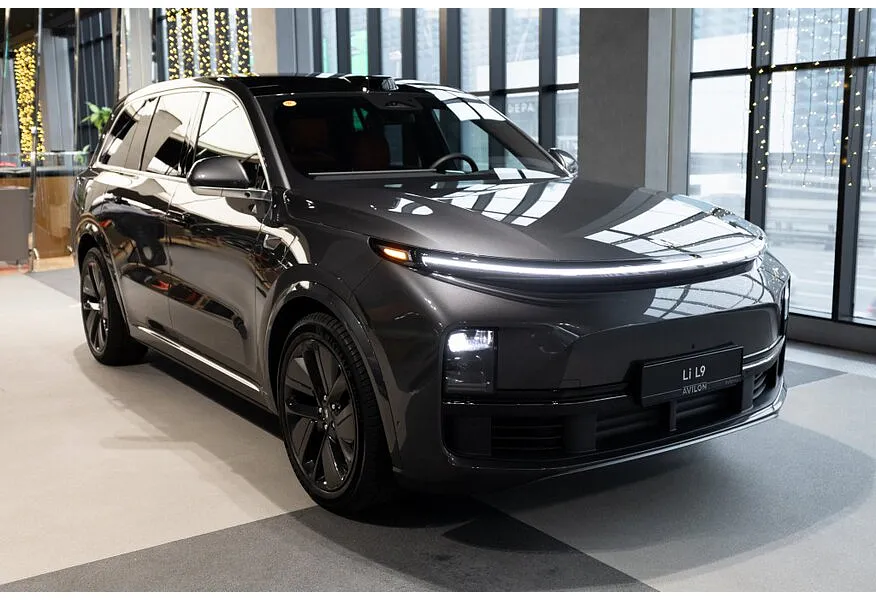 Li Auto L9 1.5 AT 4WD (449 л.с.) Ultra Серый в АВИЛОН. Слайд №2