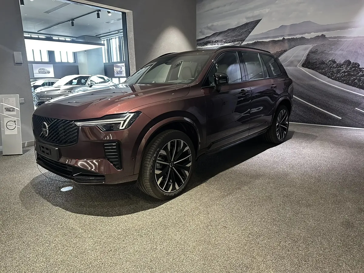 АВИЛОН - Volvo XC90 2.0 B6 mild hybrid AT AWD (7 мест) (300 л.с.) Ultra Bright Красный - slide 10120836