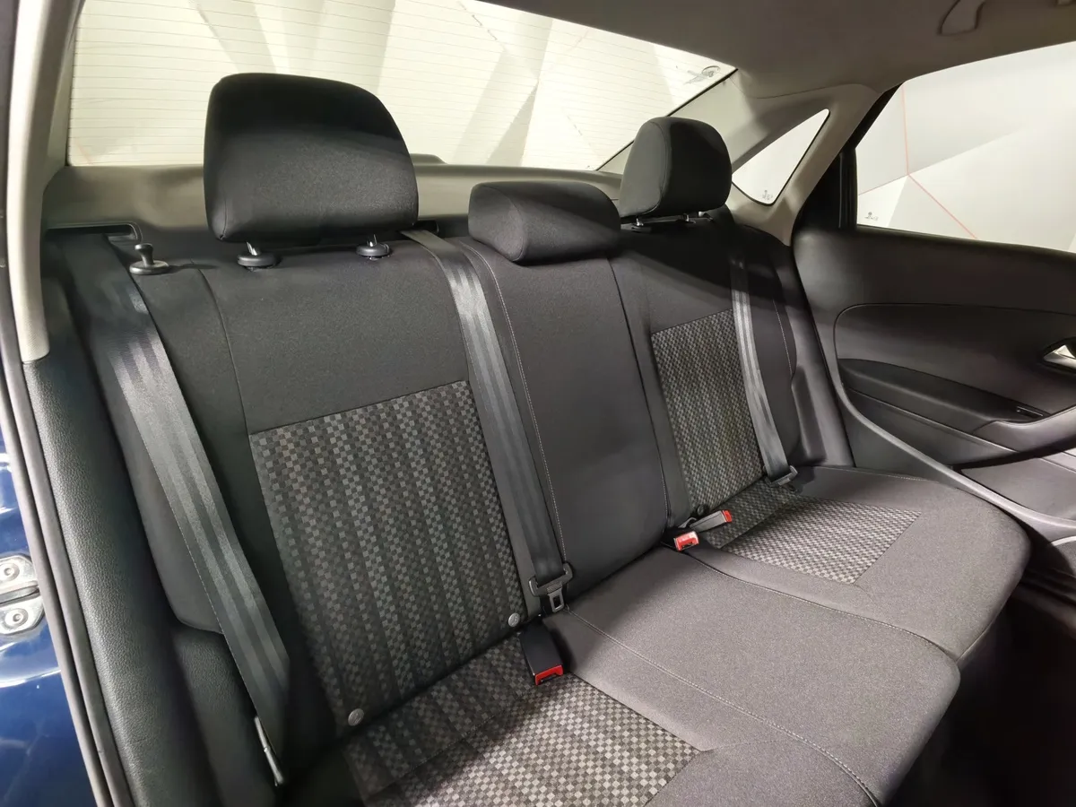 Volkswagen Polo 1.6 Tiptronic (105 л.с.) Comfortline Синий в АВИЛОН. Слайд №16