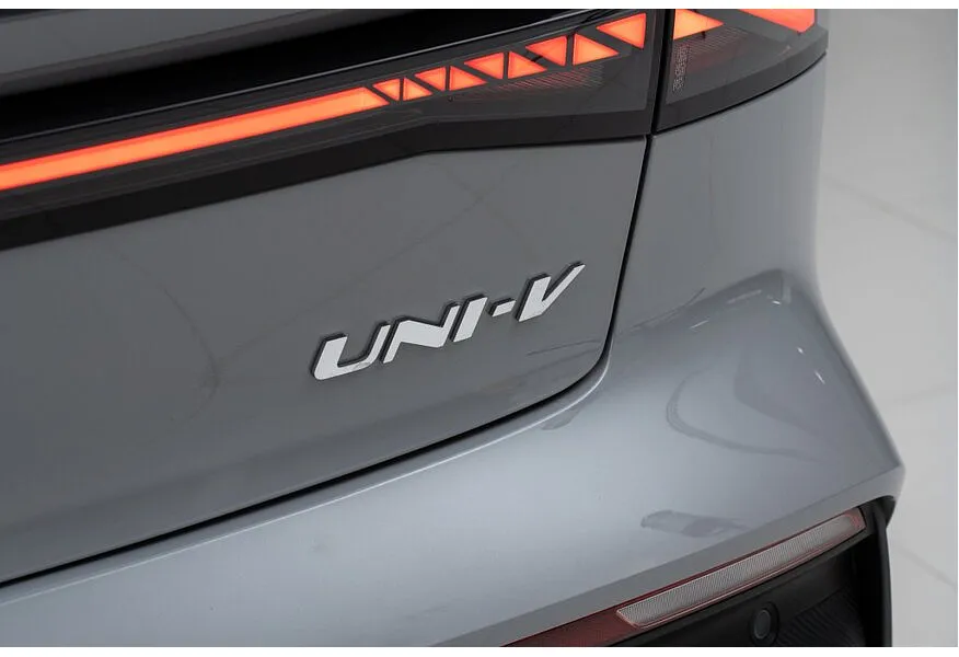 Changan UNI-V 1.5 AMT (181 л.с.) Tech Серый в АВИЛОН. Слайд №15