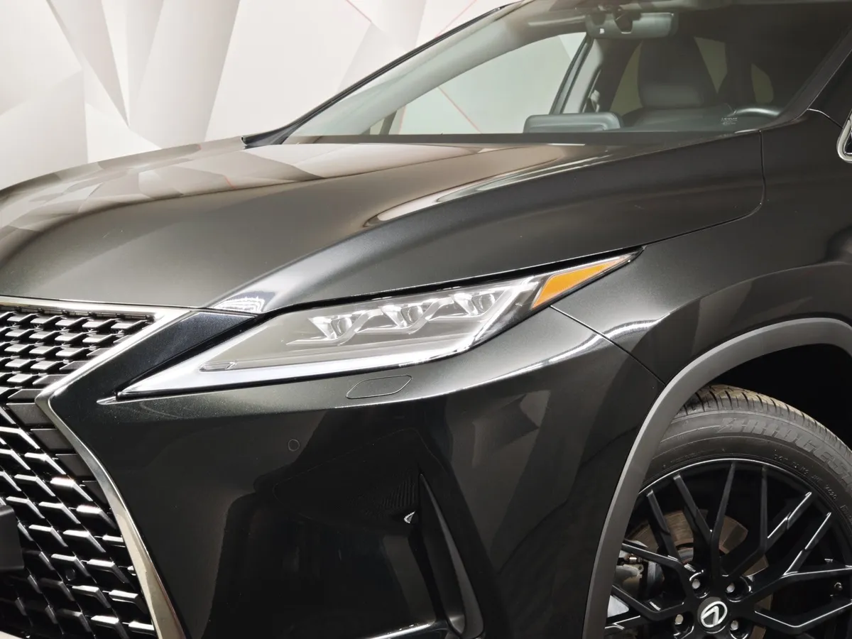 Lexus RX 2.0 AT AWD (238 л.с.) Executive Черный в АВИЛОН. Слайд №10