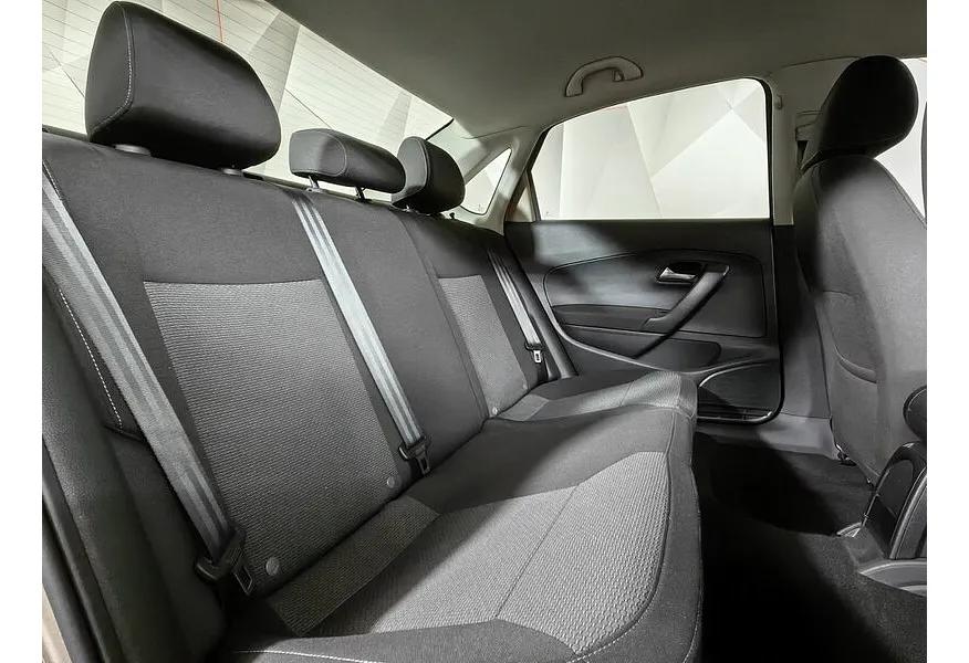 Volkswagen Polo 1.6 Tiptronic (105 л.с.) Trendline Бежевый в АВИЛОН. Слайд №16