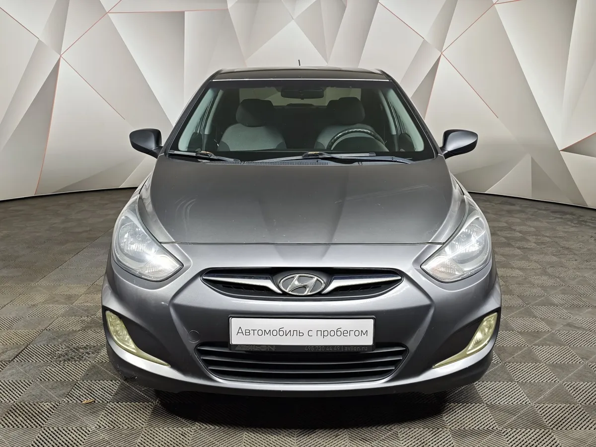Hyundai Solaris 1.4 MT (100 л.с.) Active Plus Серый в АВИЛОН. Слайд №7