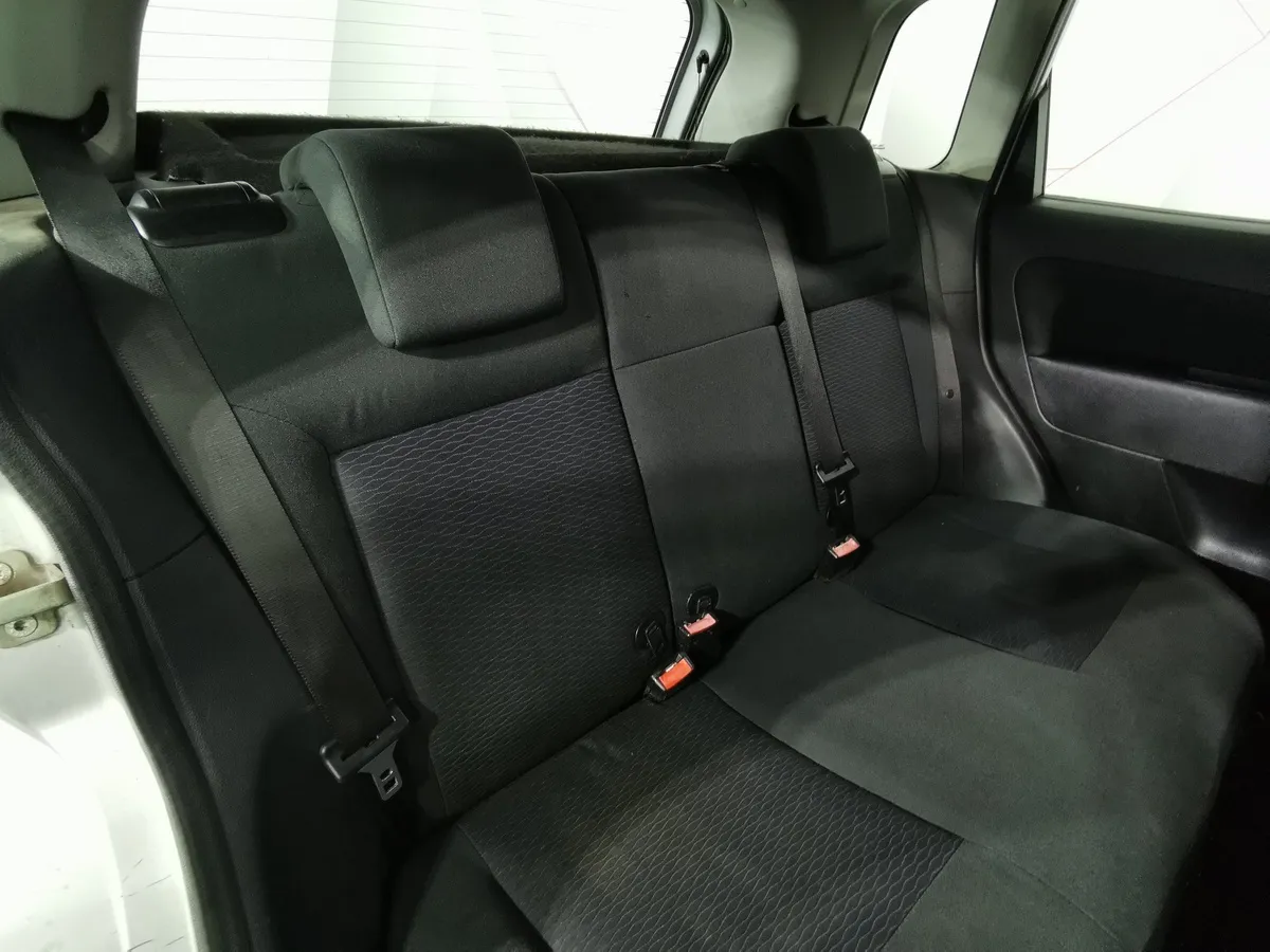 Ford Fiesta 1.6 Flex MT (100 л.с.) Серебристый в АВИЛОН. Слайд №14