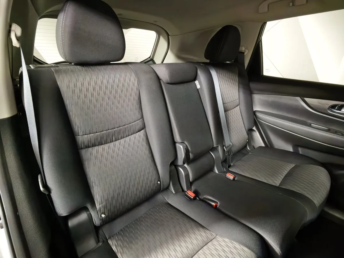 Nissan X-Trail 2.5 CVT AWD (171 л.с.) Серый в АВИЛОН. Слайд №17