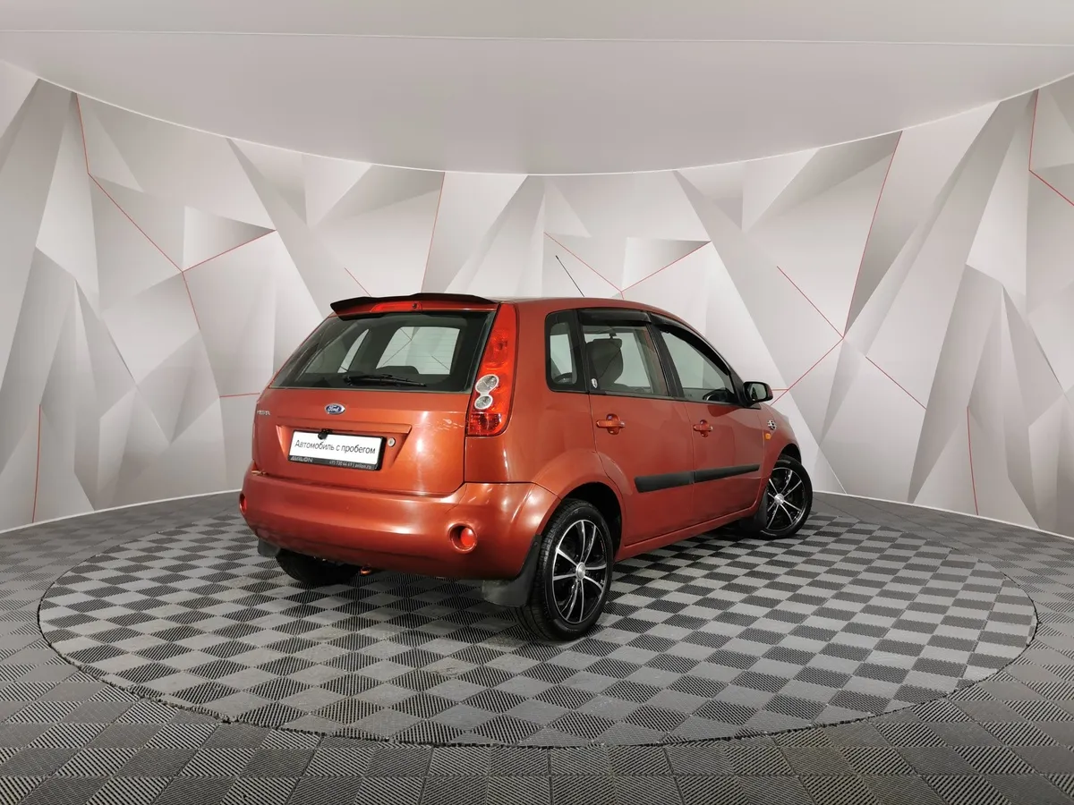 Ford Fiesta 1.6 MT (101 л.с.) Trend + Красный в АВИЛОН. Слайд №2