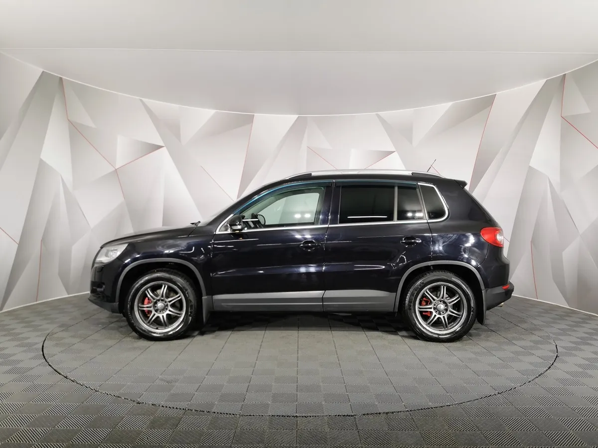 Volkswagen Tiguan 2.0 TSI 4Motion AT (170 л.с.) Track & Field Черный в АВИЛОН. Слайд №5