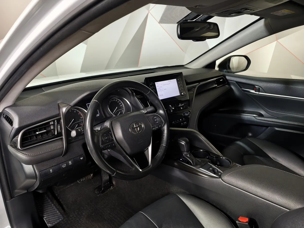 Toyota Camry 2.5 AT (200 л.с.) Prestige Safety Белый в АВИЛОН. Слайд №19