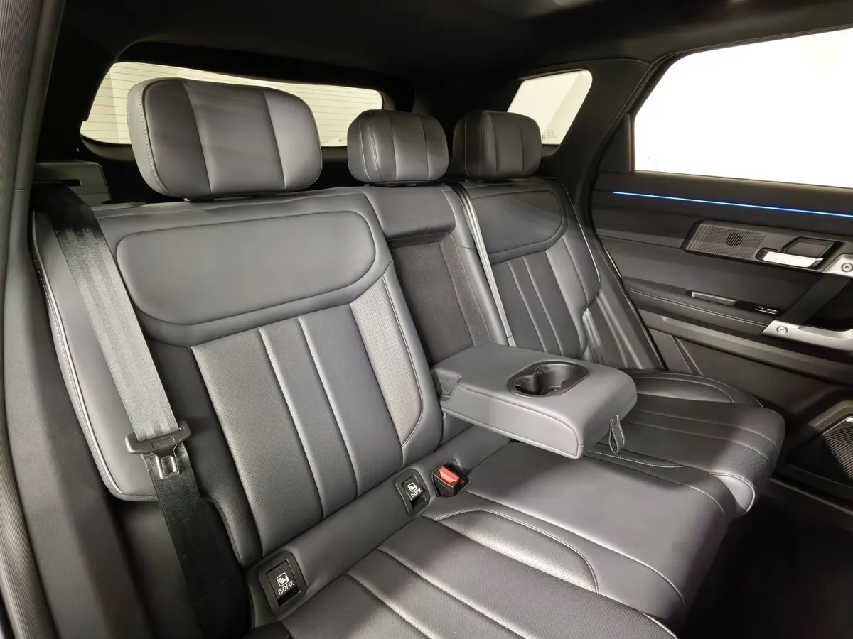 Jaecoo J7 1.6T 7DCT 4WD (150 л.с.) Supreme Черный в АВИЛОН. Слайд №17