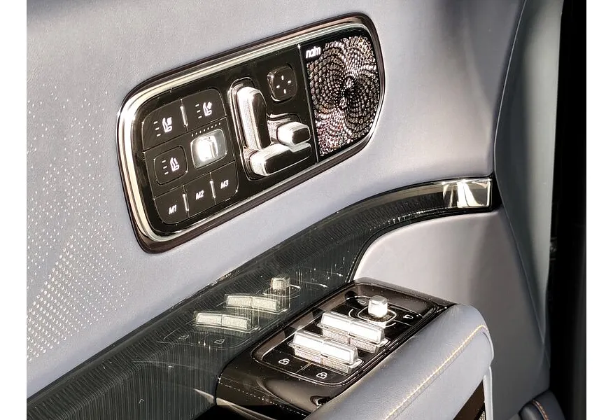 Zeekr 9X 2.0h AT 4WD (1177 л.с.) Black Черный в АВИЛОН. Слайд №16