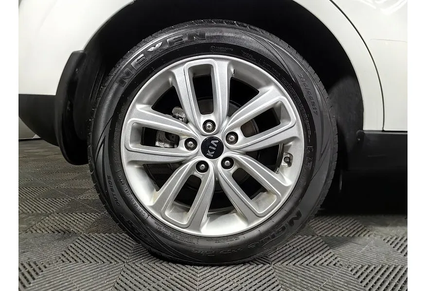 Kia Soul 1.6 AT (124 л.с.) Белый в АВИЛОН. Слайд №9