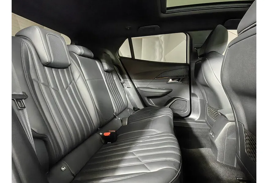 Peugeot 2008 1.2 AT (130 л.с.) GT Line Белый в АВИЛОН. Слайд №16