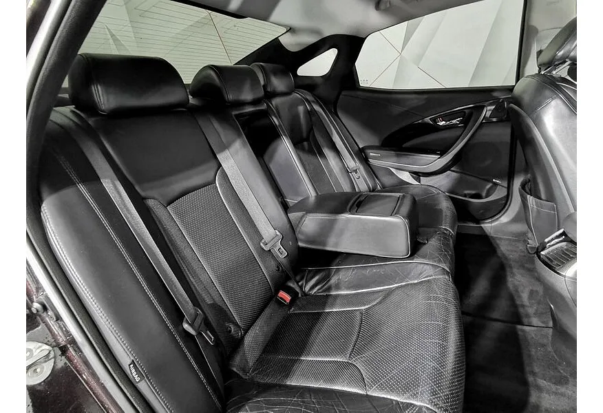 Hyundai Grandeur 3.0 AT (250 л.с.) Elegance Красный в АВИЛОН. Слайд №16