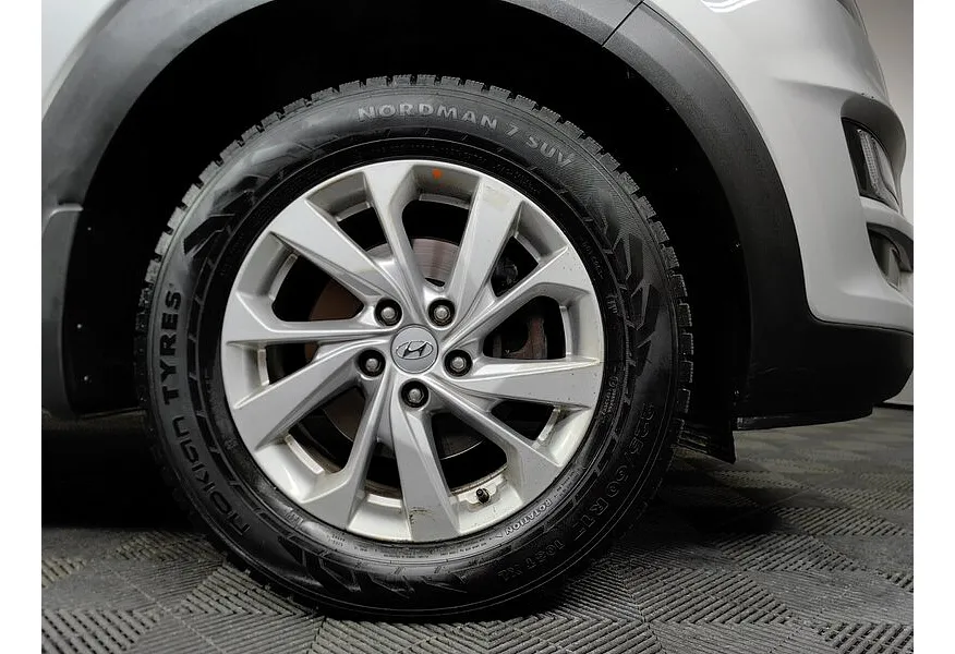 Hyundai Tucson 2.0 (150 л.с.) MPI-6AT-2WD Family Серый в АВИЛОН. Слайд №9