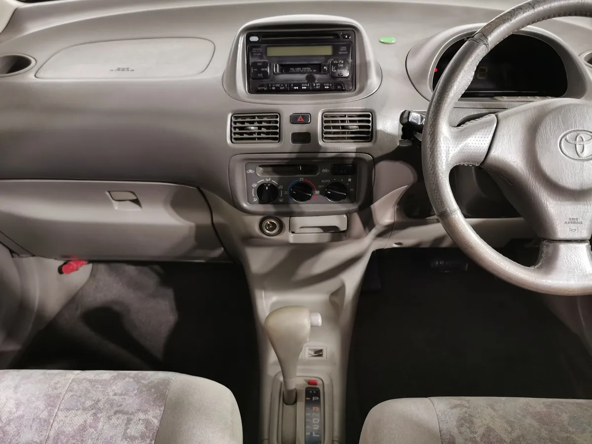 Toyota Corolla Spacio 1.6 AT (105 л.с.) Черный в АВИЛОН. Слайд №13