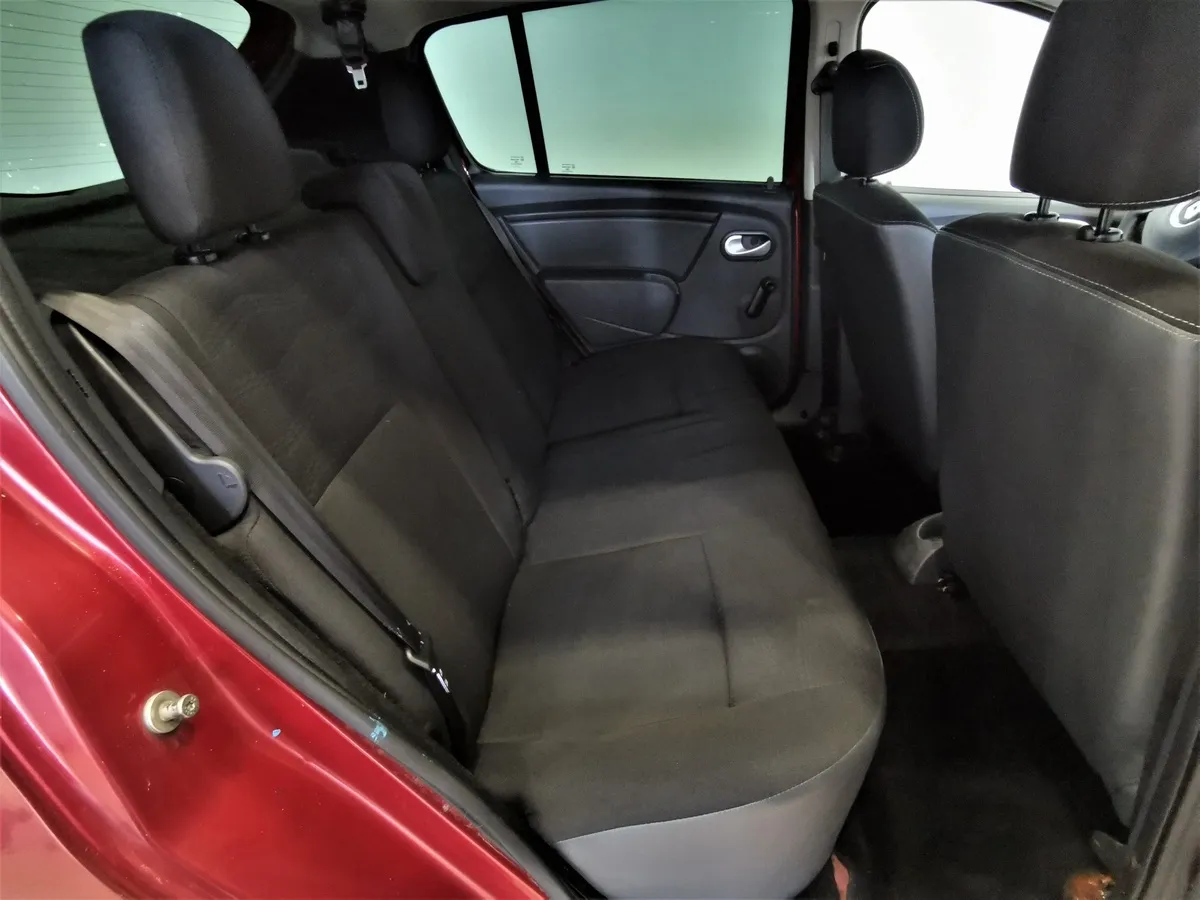 Renault Sandero 1.6 AT (103 л.с.) Stepway Красный в АВИЛОН. Слайд №14
