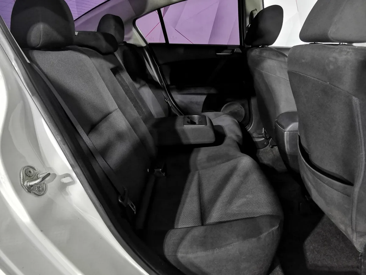 Mazda 3 1.6 AT (105 л.с.) Белый в АВИЛОН. Слайд №15