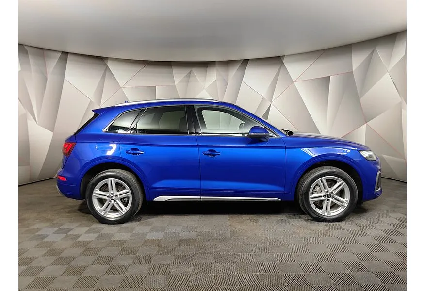 Audi Q5 2.0 TFSI S tronic quattro (249 л.с.) Design Синий в АВИЛОН. Слайд №6