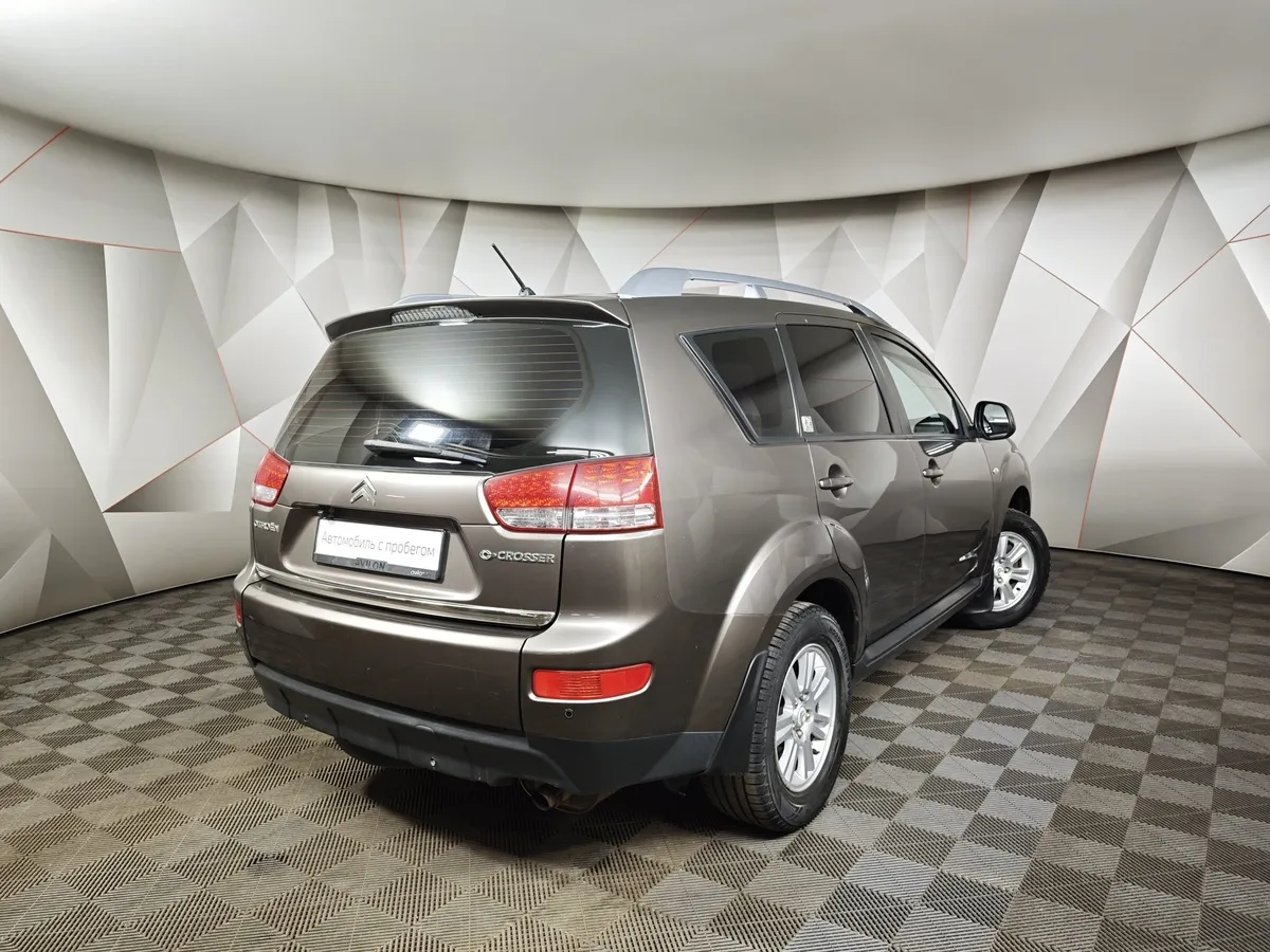 Citroen C-Crosser 2.4 CVT 4WD (170 л.с.) Коричневый в АВИЛОН. Слайд №2