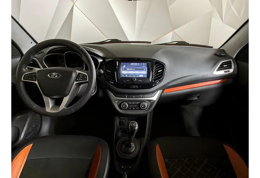 ВАЗ (Lada) Vesta 1.8 AMT (122 л.с.) Оранжевый в АВИЛОН. Слайд №13