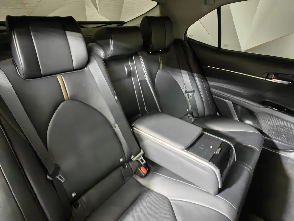 Toyota Camry 3.5 AT (249 л.с.) Черный в АВИЛОН. Слайд №17
