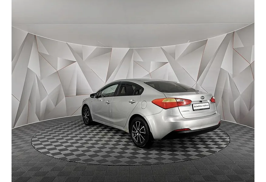 Kia Cerato 1.6 MT (130 л.с.) Comfort (D460) Серебристый в АВИЛОН. Слайд №4