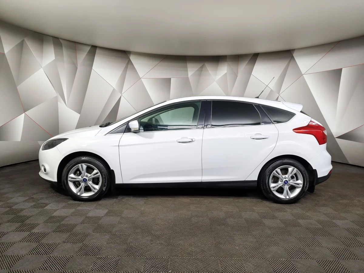 Ford Focus 1.6 Ti-VCT PowerShift (105 л.с.) Trend Белый в АВИЛОН. Слайд №5