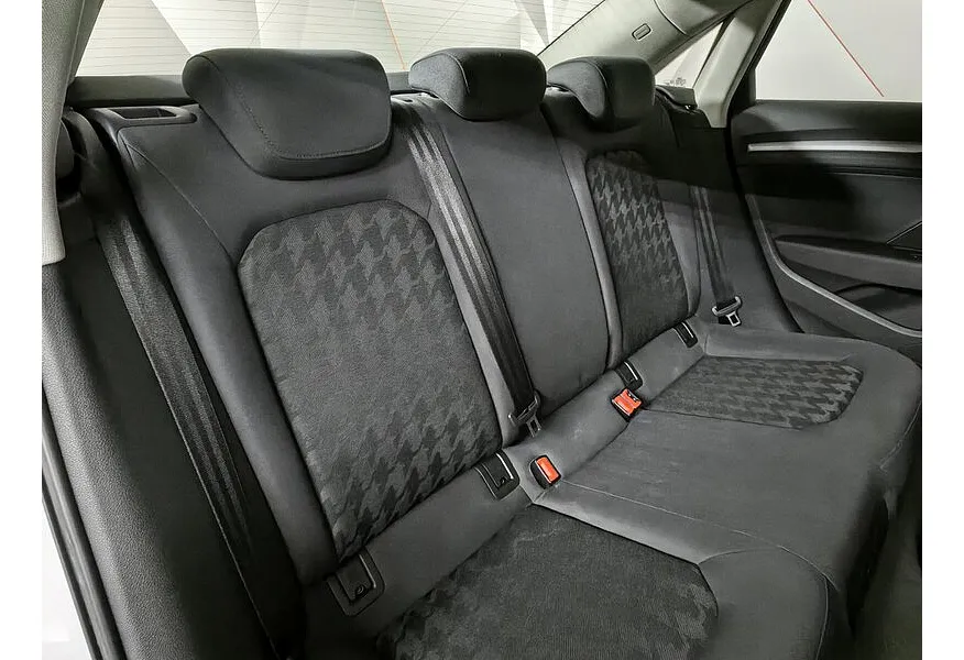 Audi A3 1.4 TFSI AT (150 л.с.) Белый в АВИЛОН. Слайд №17