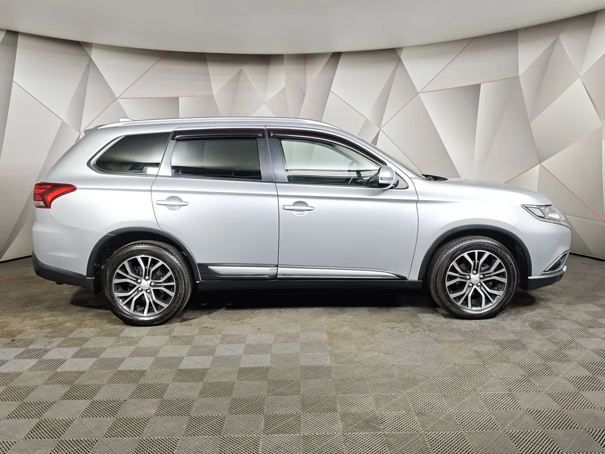 Mitsubishi Outlander 2.0 MIVEC CVT 4WD (146 л.с.) Intense Plus Серебристый в АВИЛОН. Слайд №6