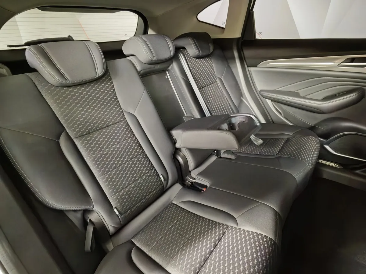 Haval F7 2.0 AT 4WD (190 л.с.) Оптимум Белый в АВИЛОН. Слайд №17