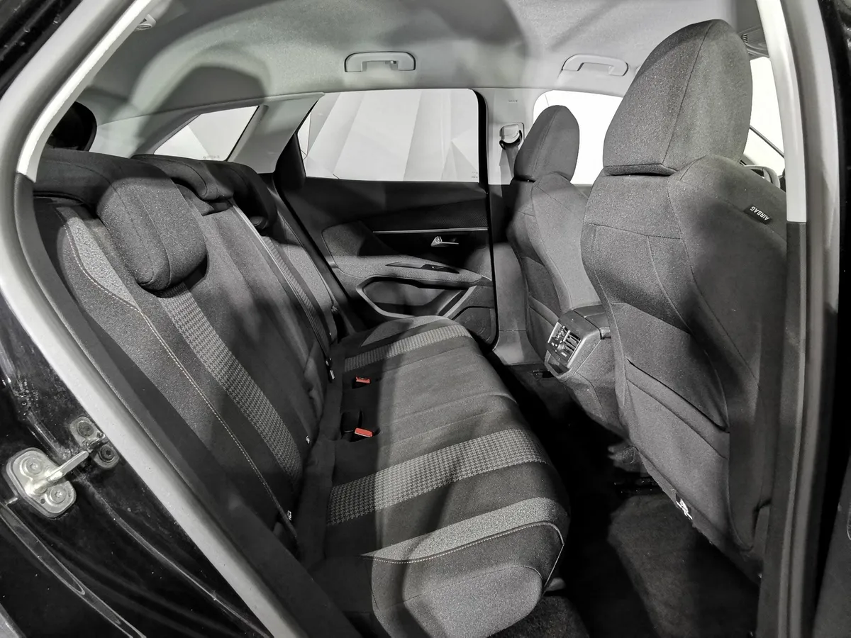 Peugeot 3008 1.5 HDi AT (130 л.с.) Черный в АВИЛОН. Слайд №17