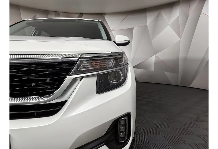 Kia Seltos 2.0 MPI 4WD IVT (149 л.с.) Style Белый в АВИЛОН. Слайд №10