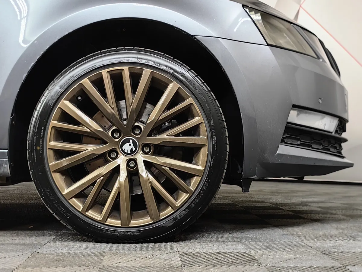 Skoda Octavia 1.8 TSI DSG (180 л.с.) Серый в АВИЛОН. Слайд №9